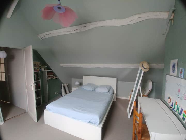 双人床卧室二楼