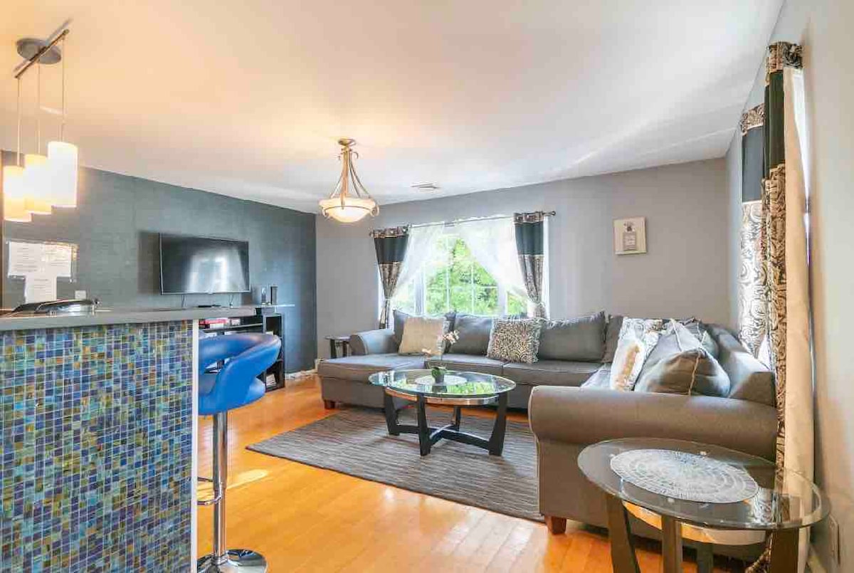 Pogled na dnevni boravak s ulaza