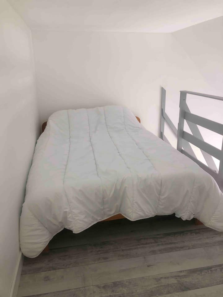 Sovplats säng 140x190