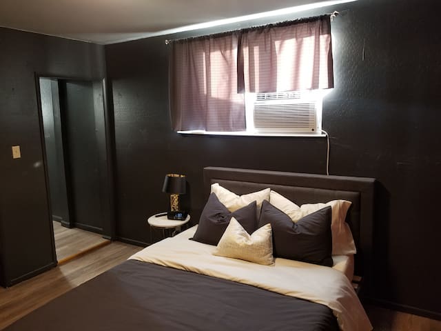 Unit 3 - Comfortable Apartment Downtown Reno