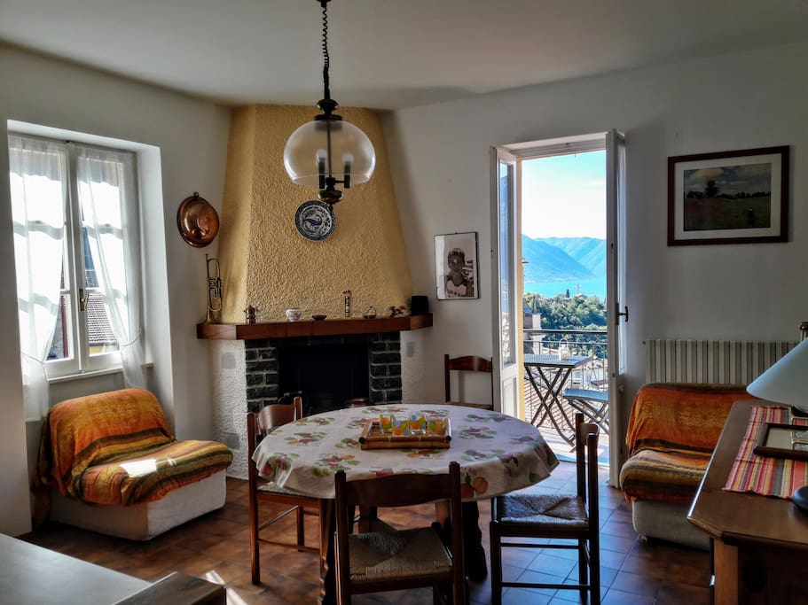 The living-room with lake view