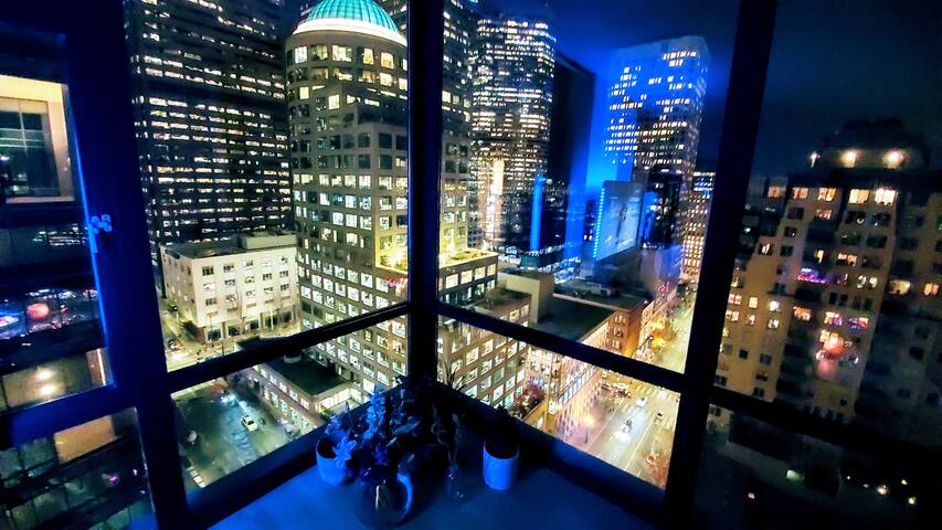 Panoramic Days in the Heart of Downtown Seattle