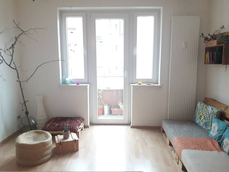 Livingroom (up to two additional beds wil/can be placed here).