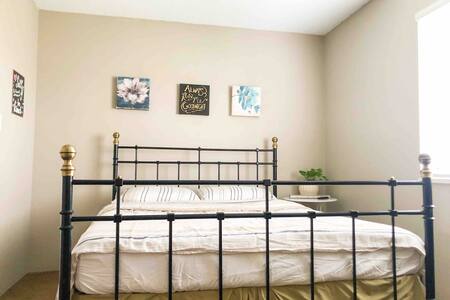 Tropical Vibe 1 (Private Room)