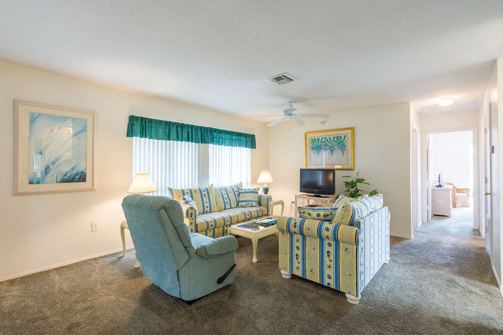 900 sq ft condo