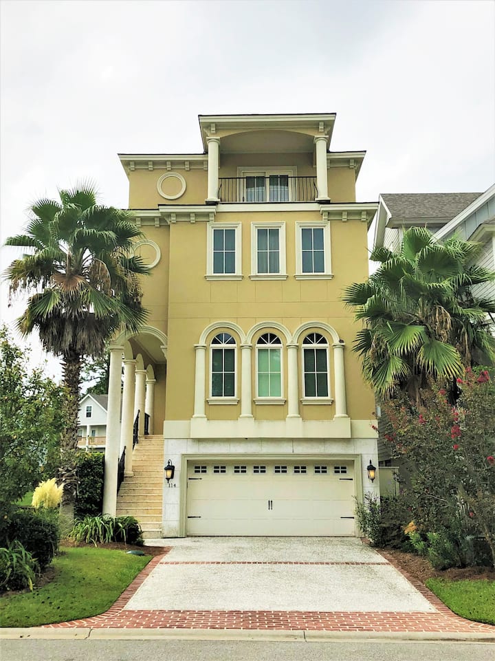 Newer Exquisite Custom Home Near Beach Heated Pool Houses for Rent in