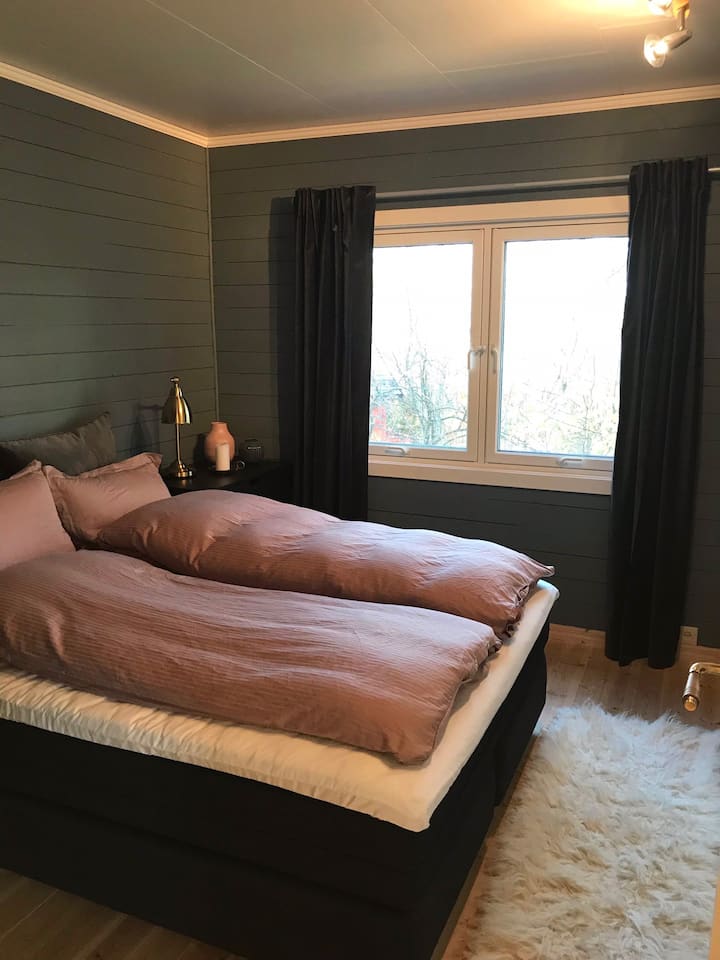 Soverom 1: 150 cm seng