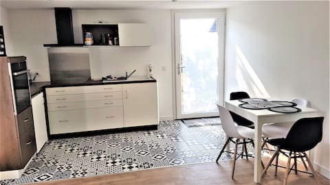 Apartment, 2 bedrooms, terrace, garden.