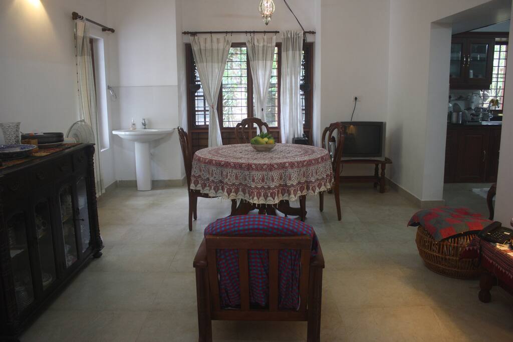 Dining area - ground floor