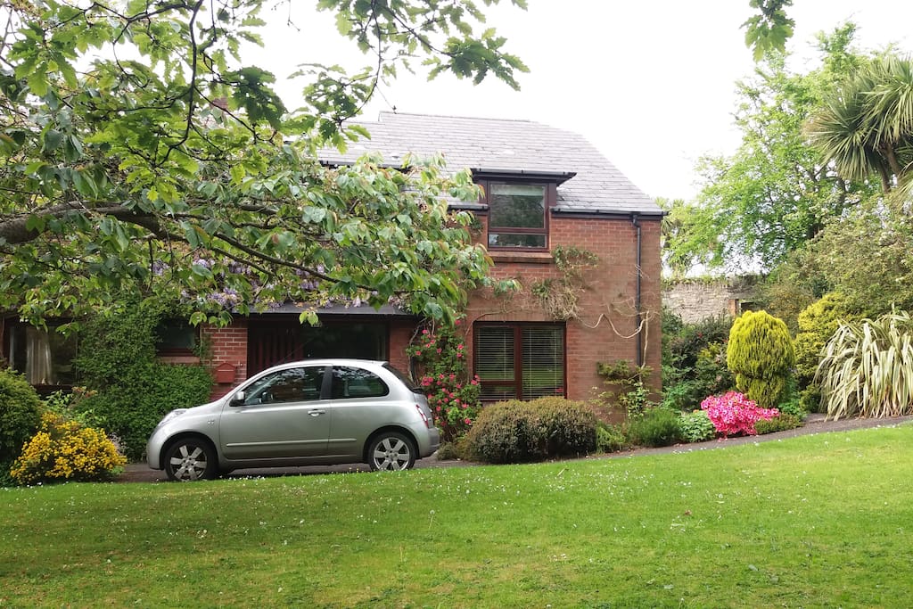 House from front Lawn