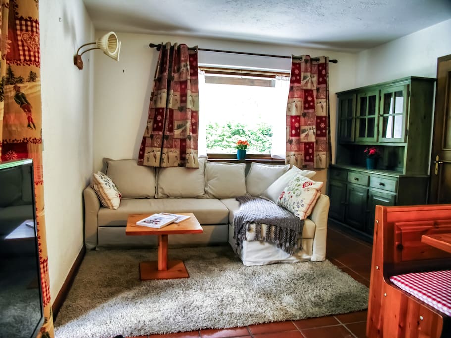 Living room & dining room