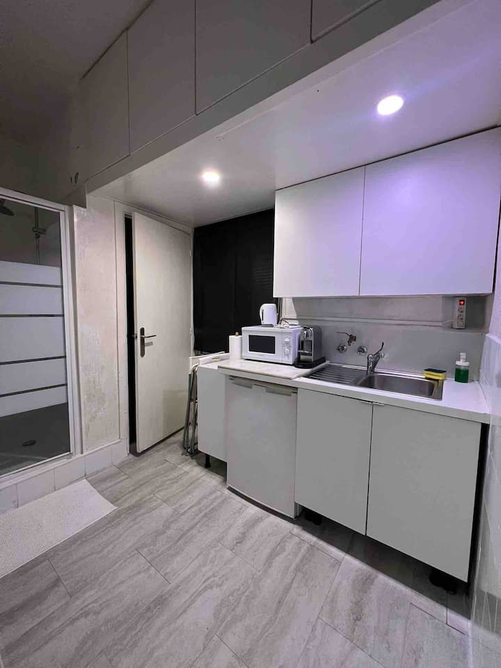 Estudio Con Entrada Independiente En Madrid - Leganés