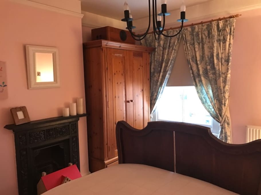 2nd double bedroom