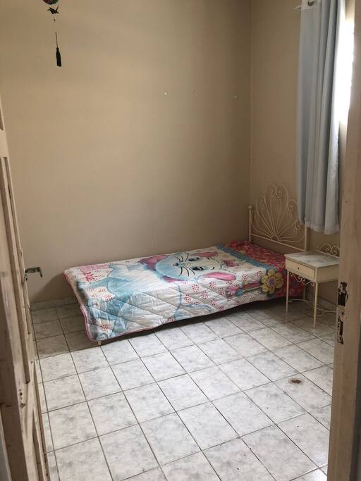 Quarto (3 colchões + 1 rede)
