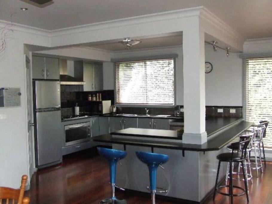 Fully Equipped Kitchen
Coffee Machine / pods / Tea etc.