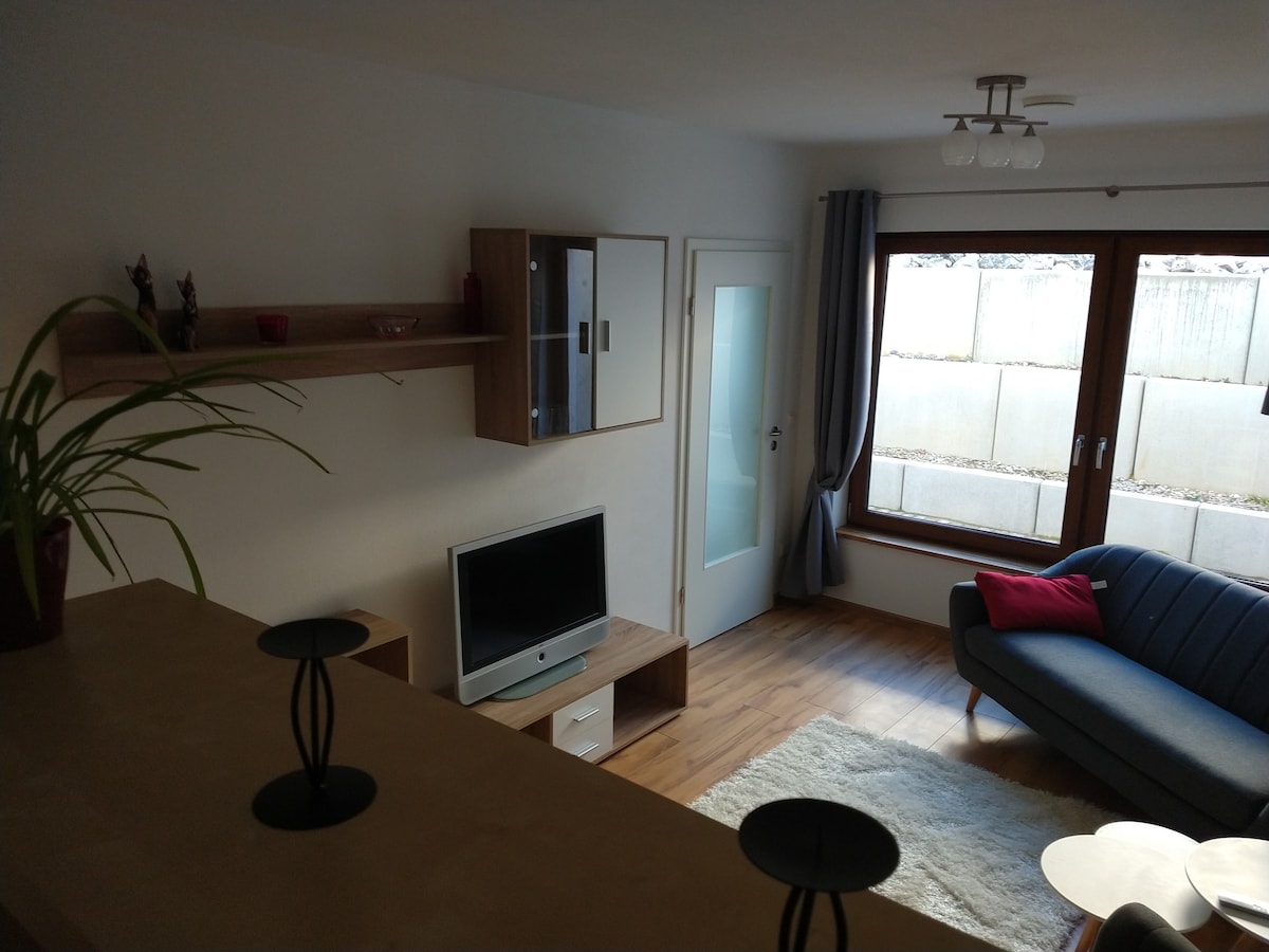 Woonkamer met tv en wifi