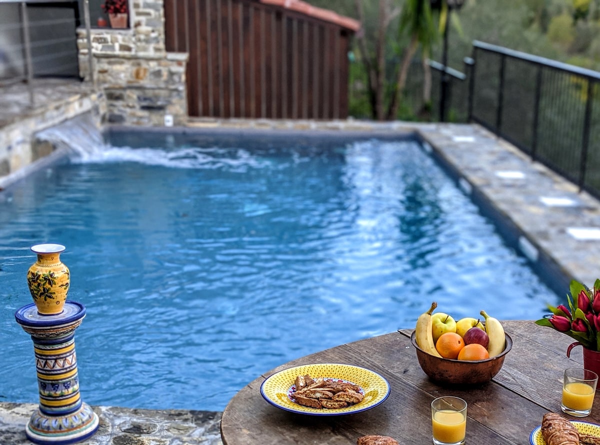 Annonce Airbnb populaire: Hist Apt /Pool 5 Min car from Beach 008052 LT 0287 à San Bartolomeo Al Mare