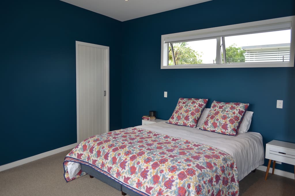 Master bed has ensuite and walk in wardrobe