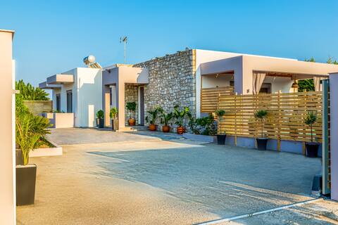 CASA VIA MARE - A Luxurious Modern Villa