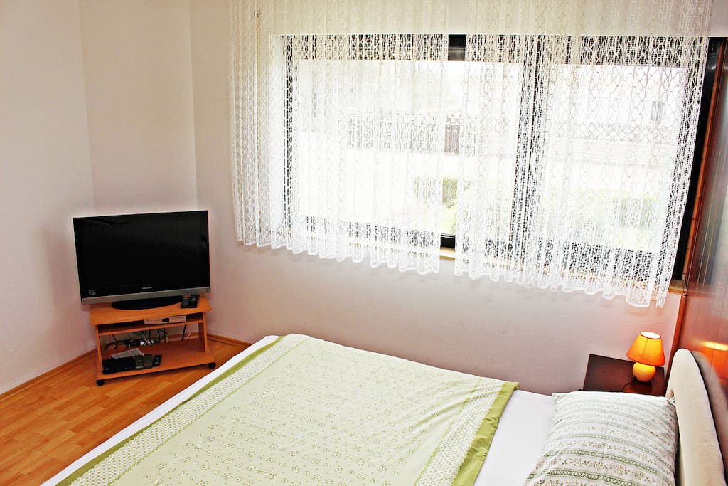 Bedrom & TV set