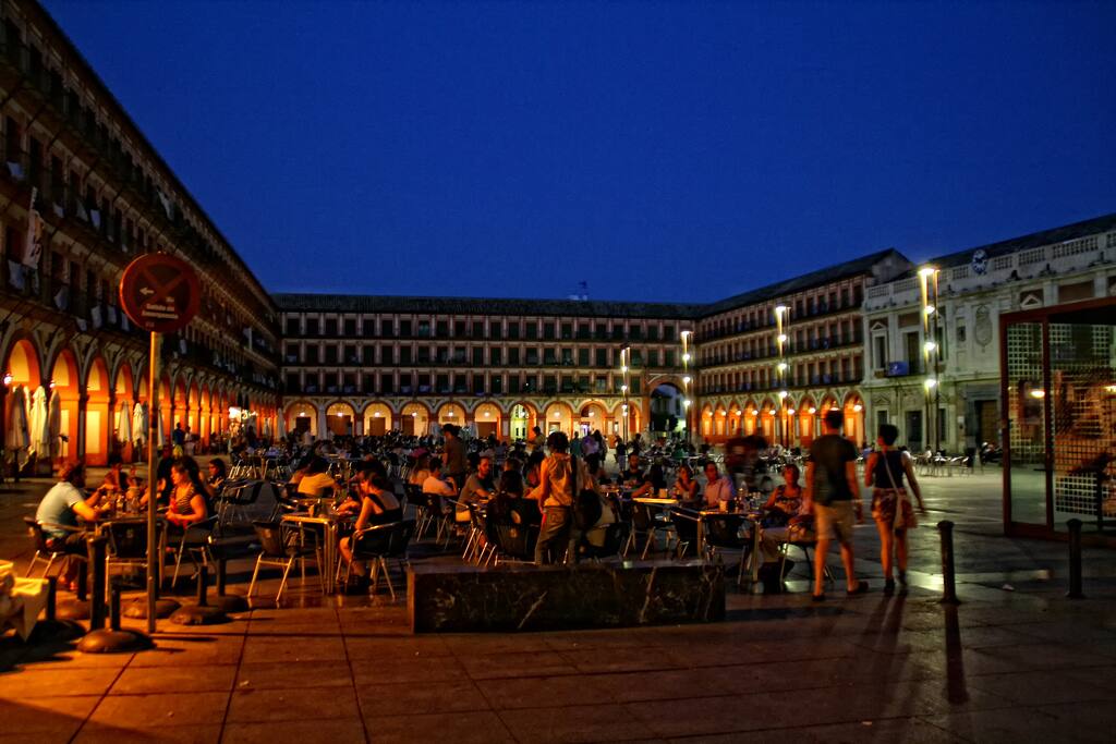 Tapas y vida nocturna
