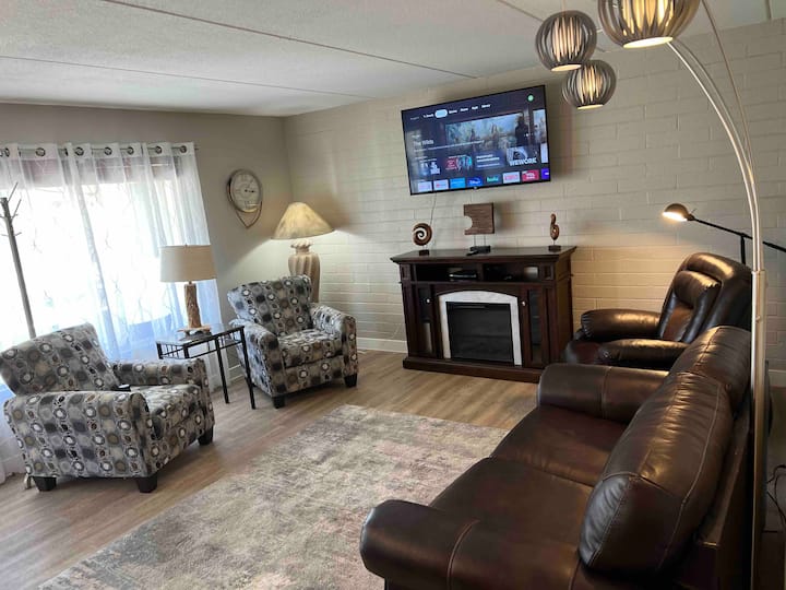 Lovely 2-bedroom Condo Near Wigwam Resort And Lake - Litchfield Park, AZ