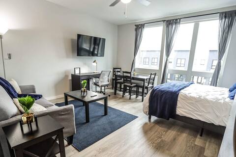 Indigo Suite: 10 Mins to MSP /MOA,  Free parking