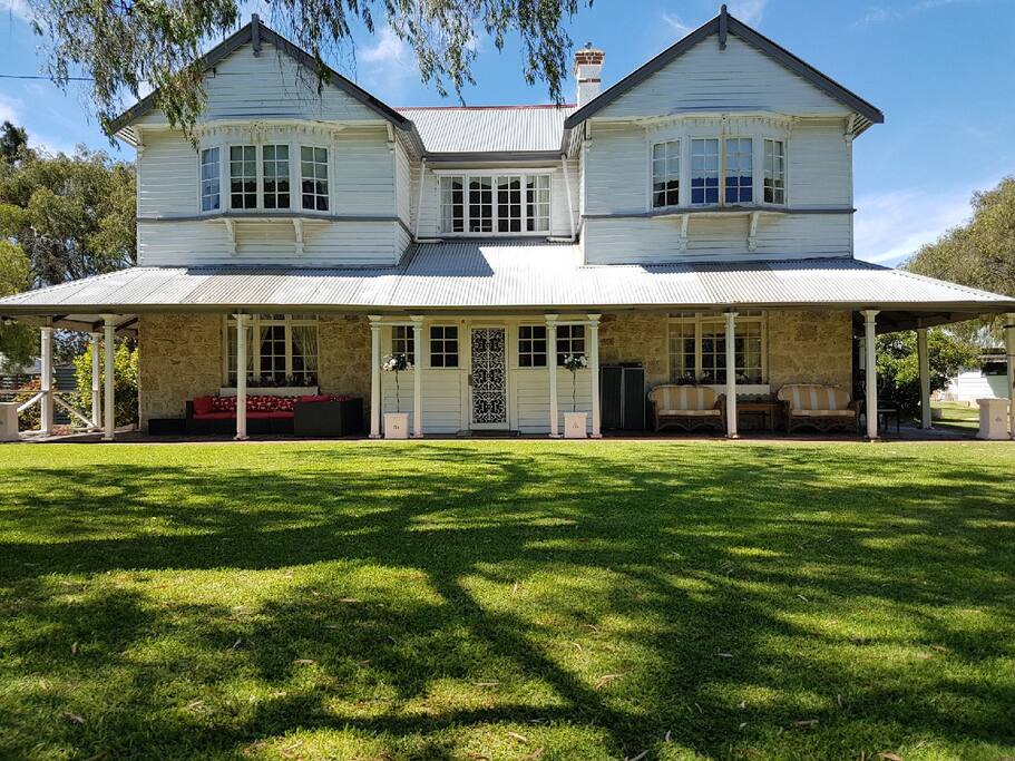 Beachgrove House