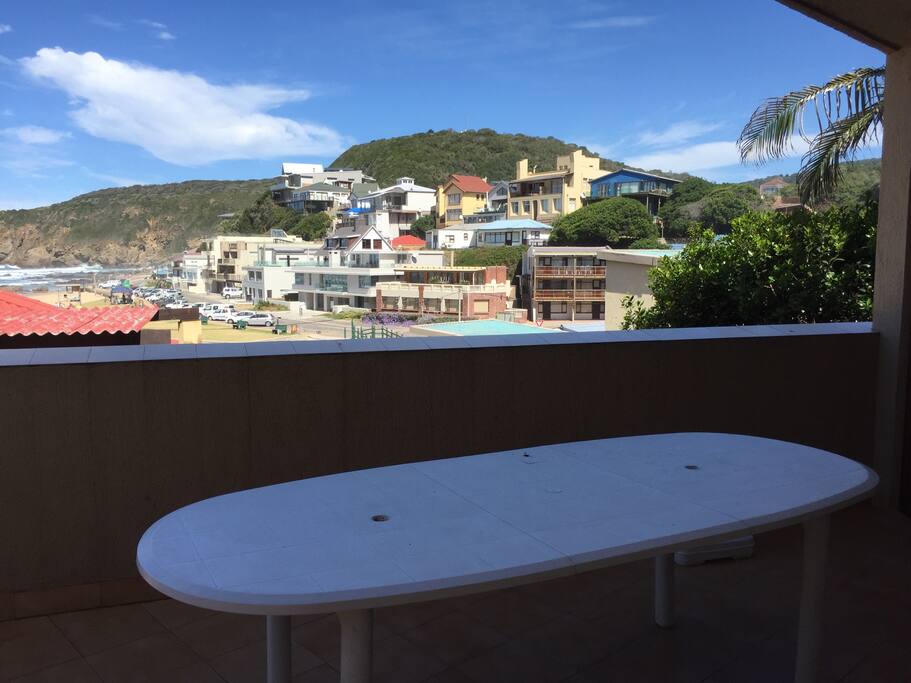 patio with 6 chairs and a gas braai (not shown on picture)