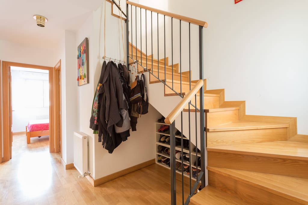 Escaleras de acceso a la 2ª planta, donde están las habitaciones