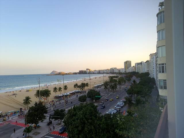 Vista Total da praia de Copacabana e Leme gallery image 3
