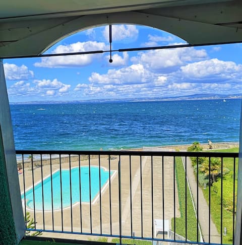 Successful Airbnb property: Douarnenez-Tréboul, Apartment with splendid sea view. in Douarnenez