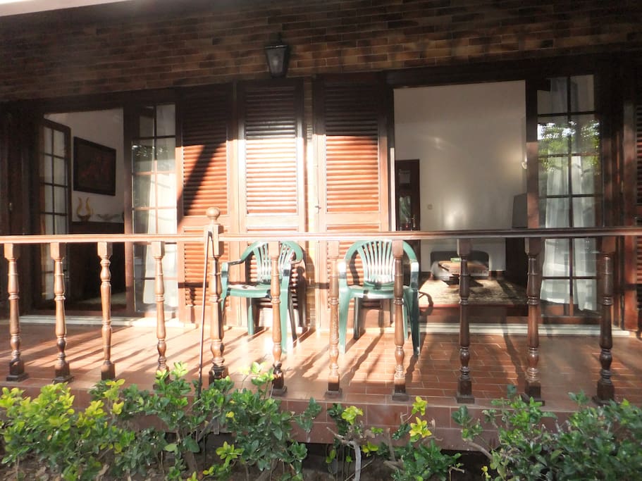 Enjoy your drinks watching the sunset from the lounge porche.