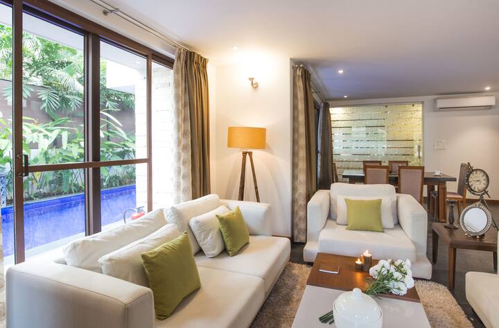 Living room/ Sitting Area Overlooking Pool /Ground Floor