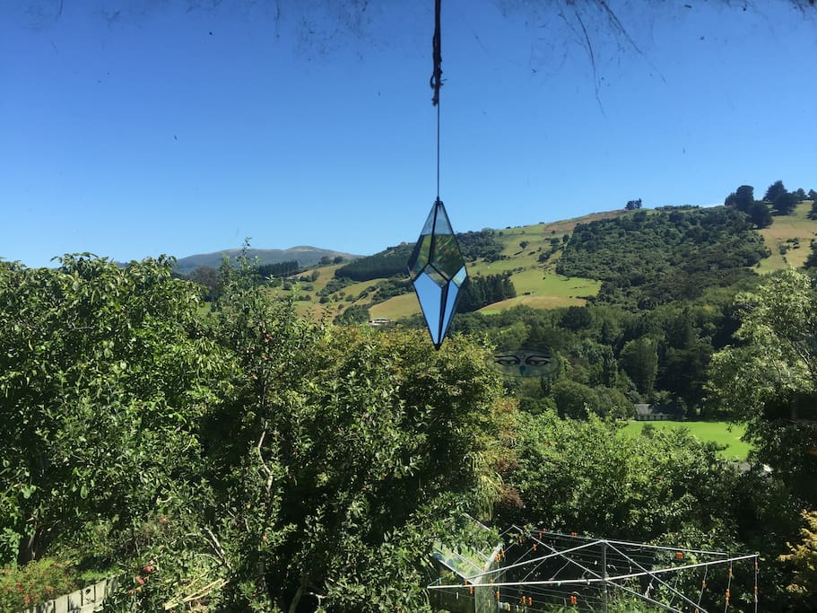 rural views but only 2 mins from Hospice, 8 Mins from City by car, 15 mins by bus, or 50 mins walking (some skate or cycle, also just 15 mins)