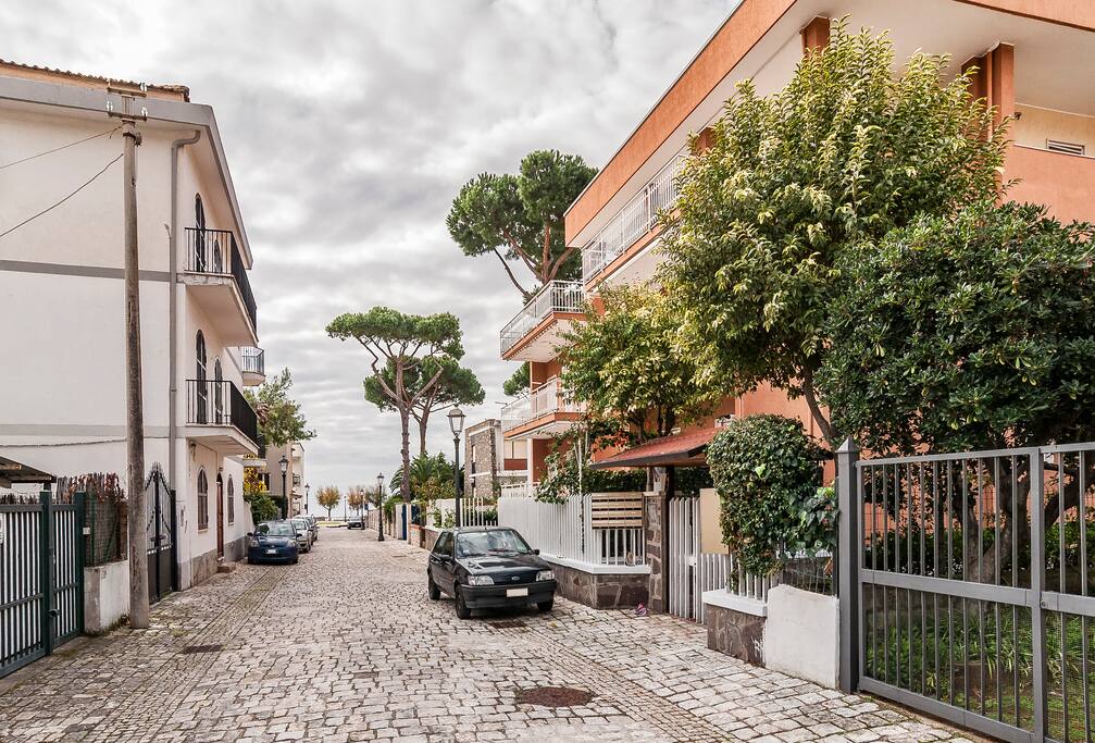 VIALE DI FRONTE CASA - Street outside