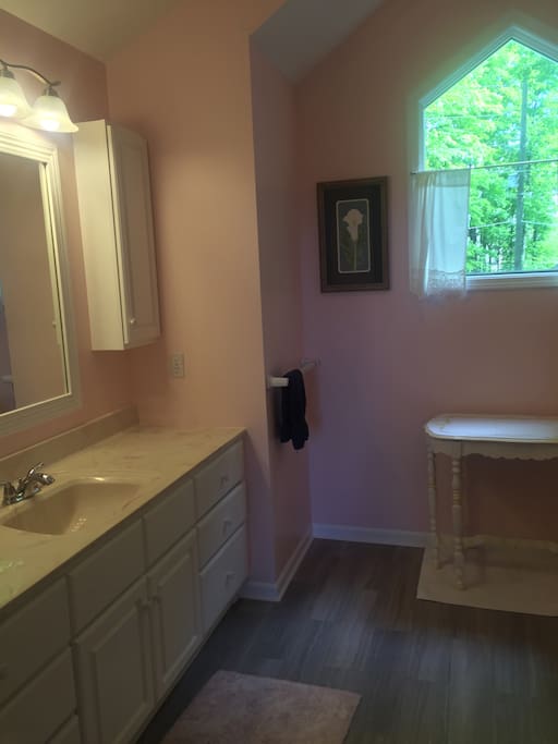 attached bath off of master bedroom