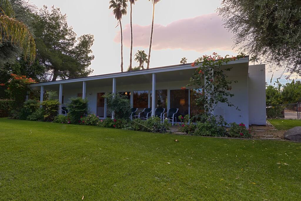 Hidden Palms Bungalow Houses for Rent in Palm Desert, California