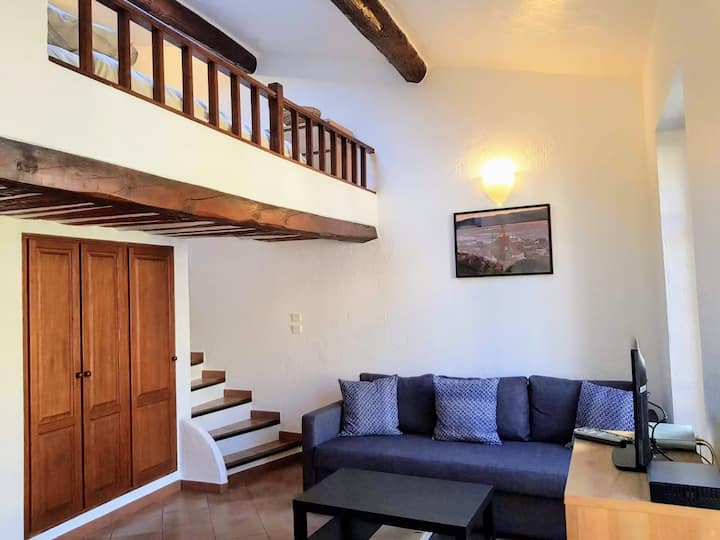Beautiful Split Level Studio With Air-con - Antibes