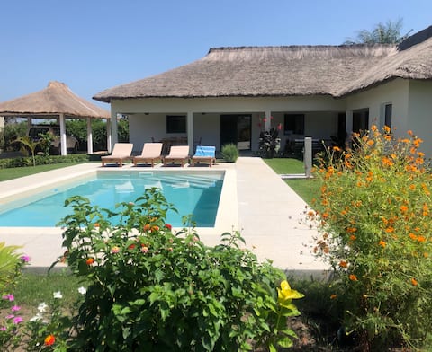 3 bedroom villa - 3 bedroom - private pool - sea