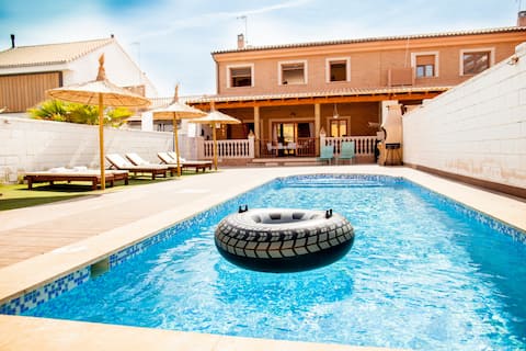 Valencia beach house with its own pool