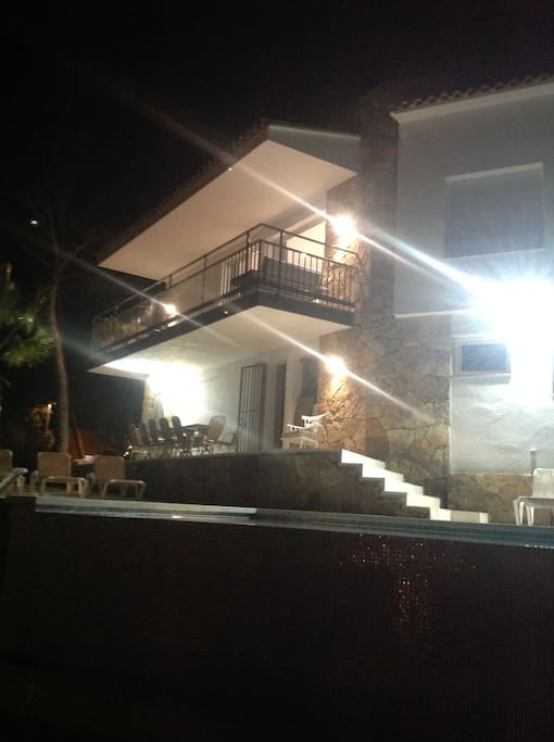 Villa vue de nuit