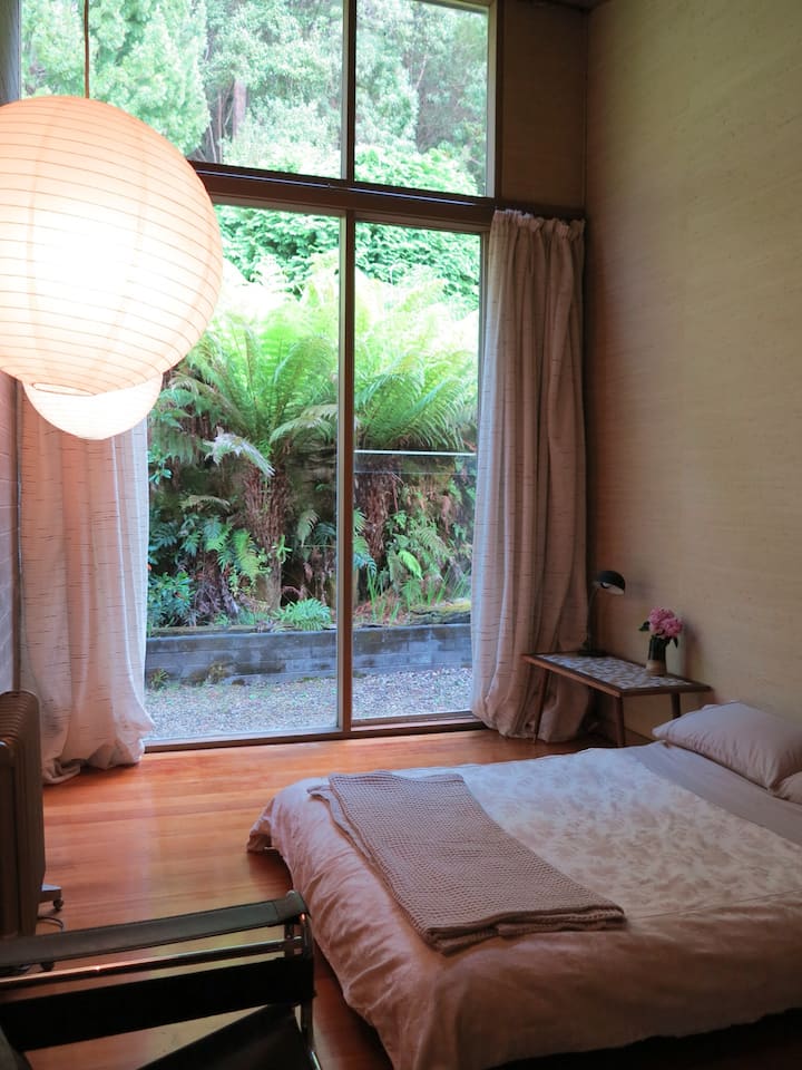 ห้องนอนเซาธ์เวสต์