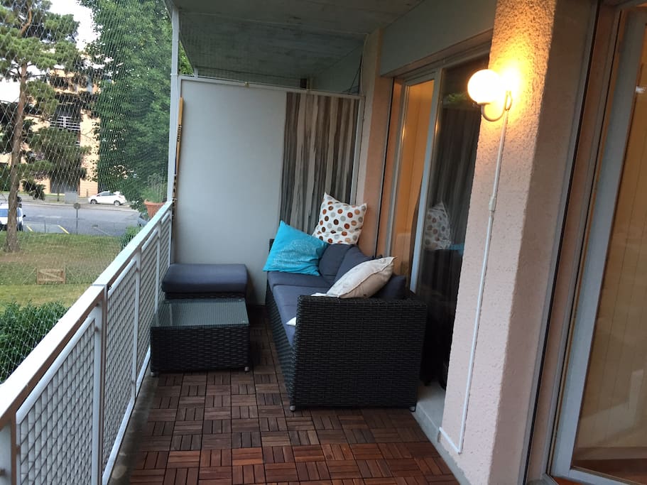 Balcon et lounge / Lounge on the balcony