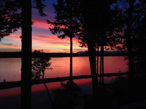Sunset Lagoon Retreat with guest only Seafood Farm