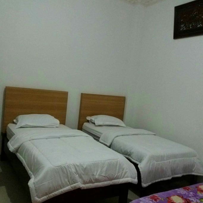 Twin bed