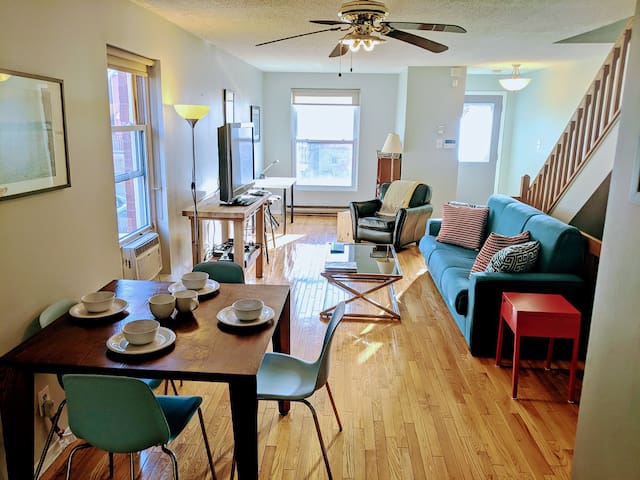 Lovely 3 bdrm house in Centretown with parking