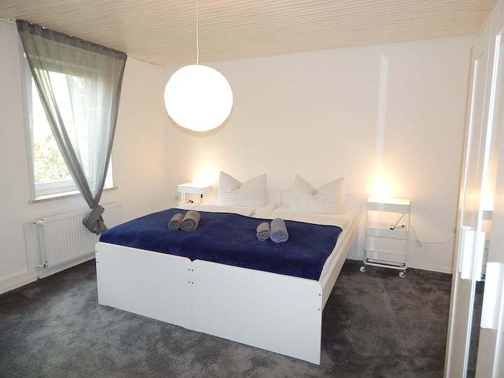 Schlafzimmer 1, Betten auseinander oder zusammen