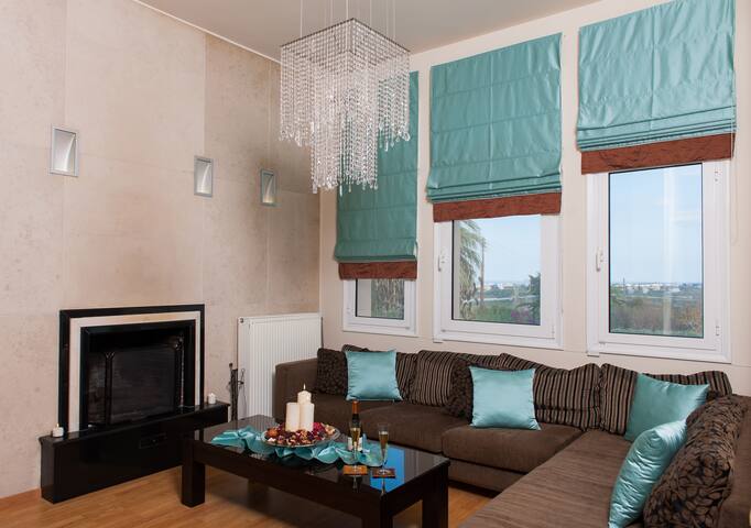 Villa w/Private Pool, Play Area, BBQ & Ping Pong gallery image 4