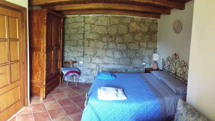 غرفة نوم مزدوجة مع حمام داخلي